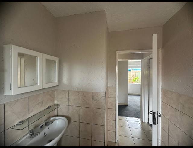 2 BEDROOM APARTMENT TO LET IN KENLEAF